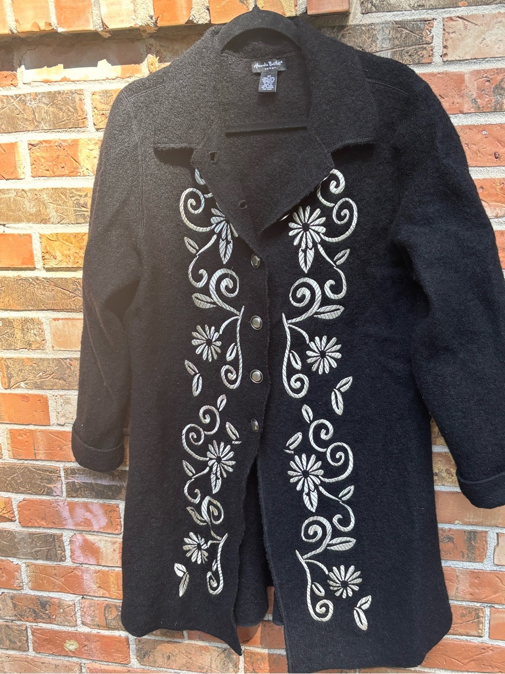 Alexandra Bartlett 100% Wool Coat With Cream Embroidered Floral Design SzXL